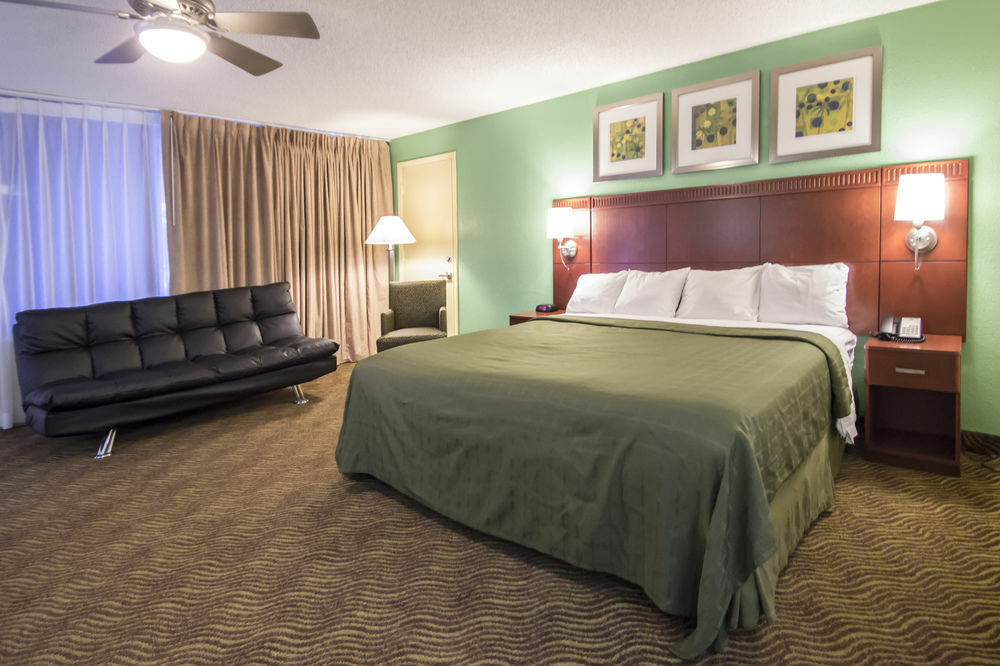 Quality Inn & Suites Airport-Cruise Port Hollywood Exterior foto